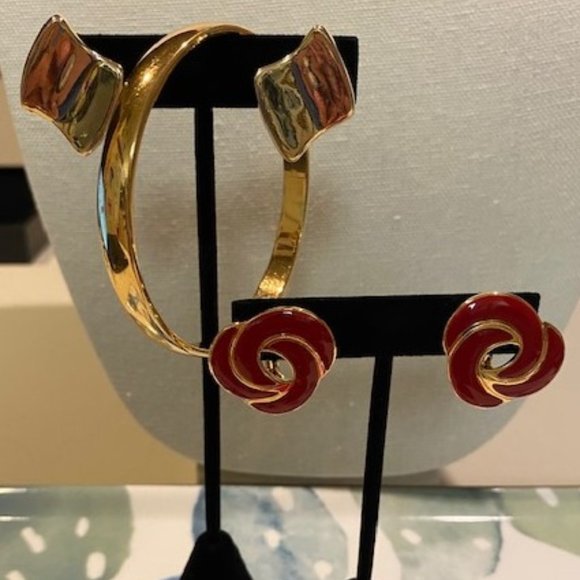 VTG MONET Gold Bangle Bracelet and Enamel Earrings - Picture 2 of 4